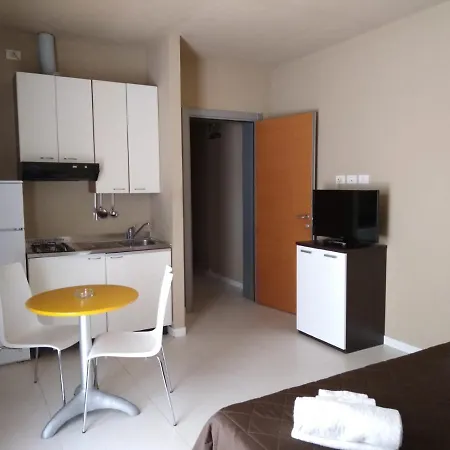 Monolocale Su Piscina * רימיני